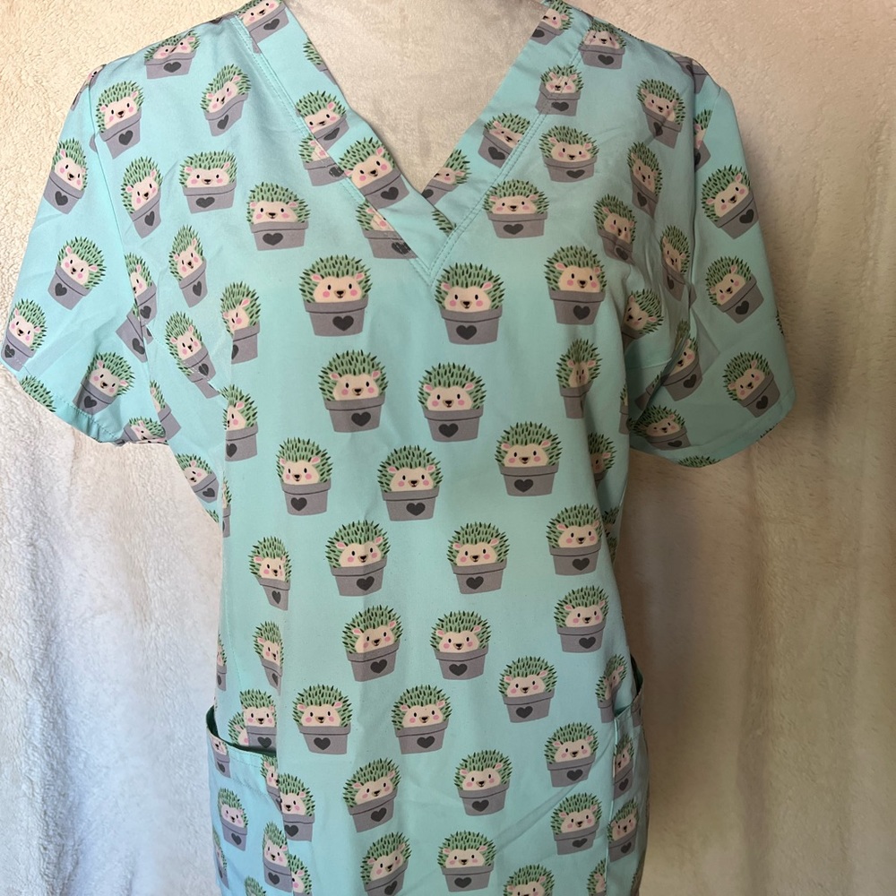 Maevn Women’s Scrub Top